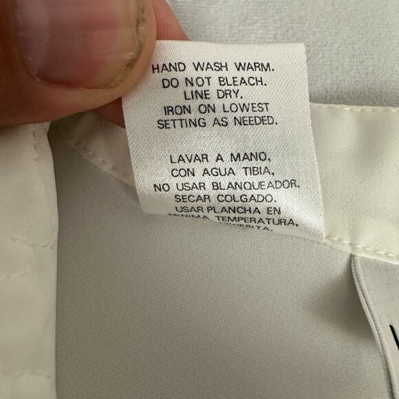 Liz Baker Women's V-Neck Button Down Shirt Size 12 White Long Sleeved - Picture 7 of 7